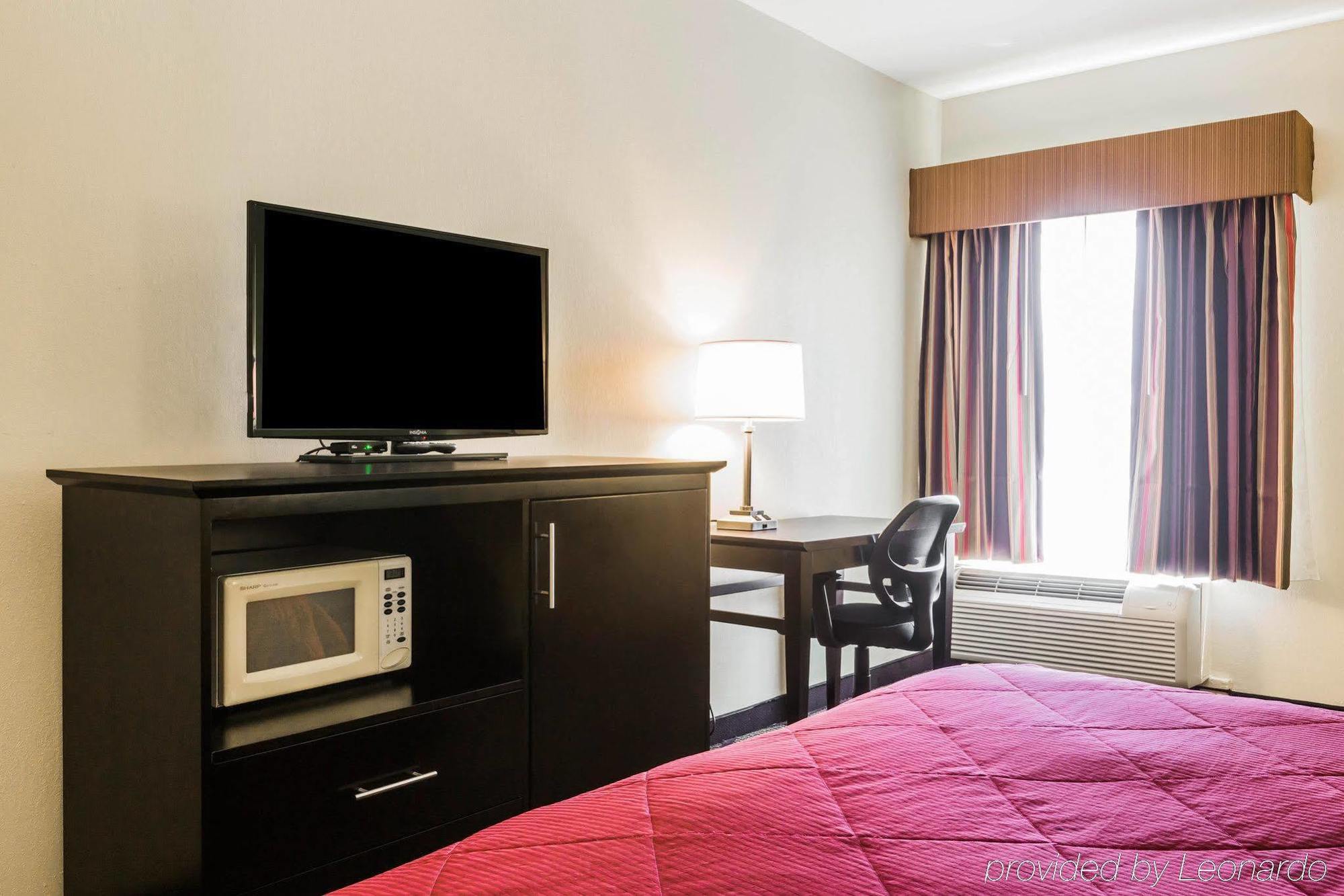 Quality Inn & Suites North Montgomery Eksteriør bilde