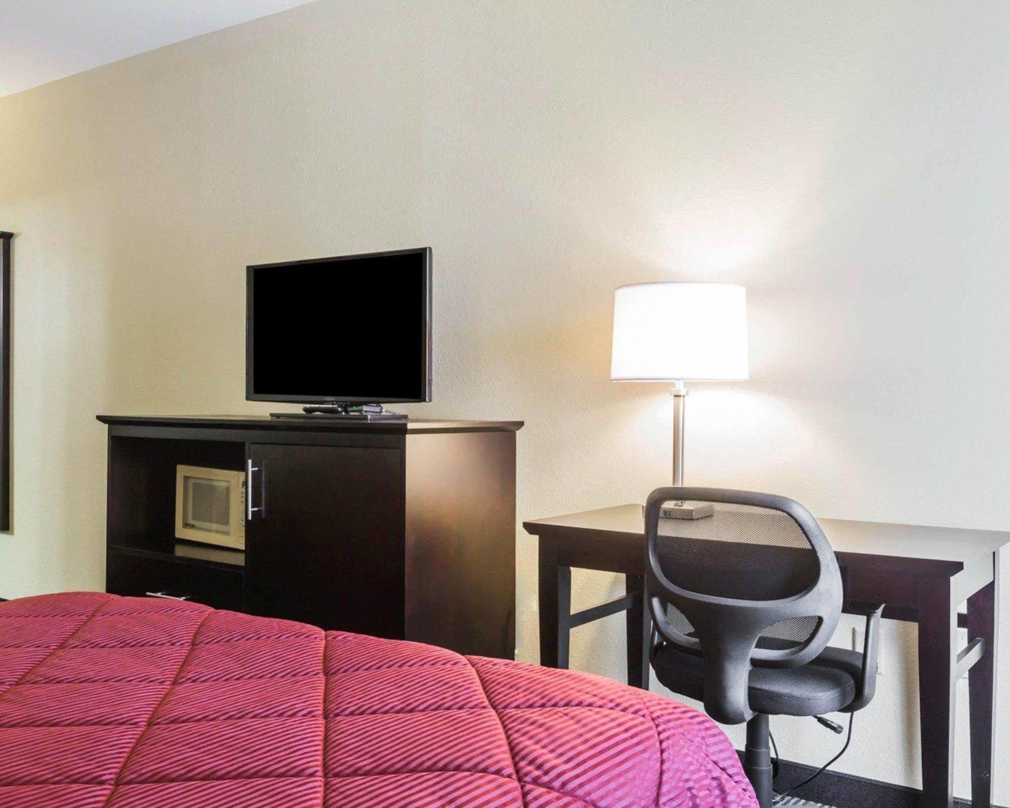 Quality Inn & Suites North Montgomery Eksteriør bilde