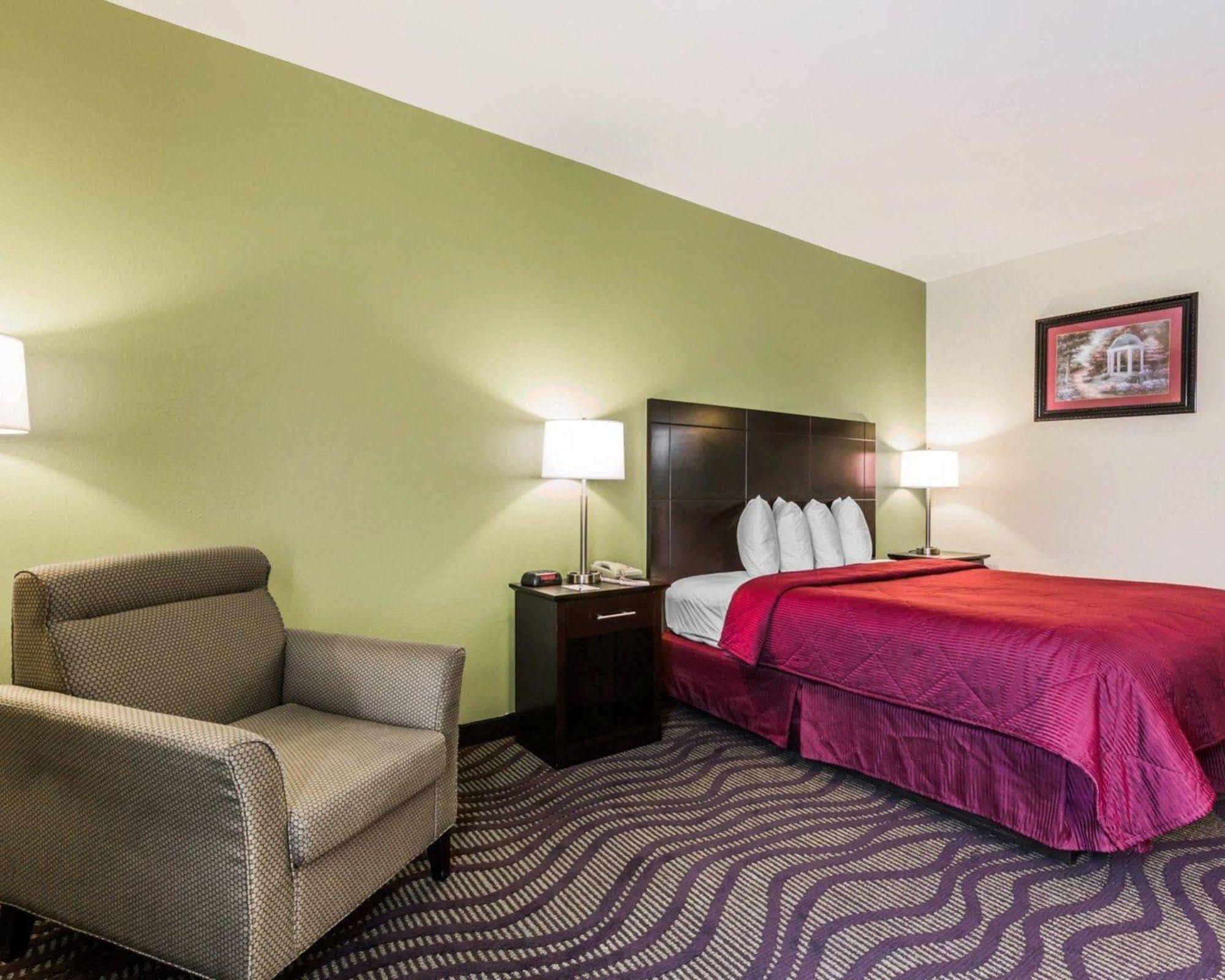 Quality Inn & Suites North Montgomery Eksteriør bilde