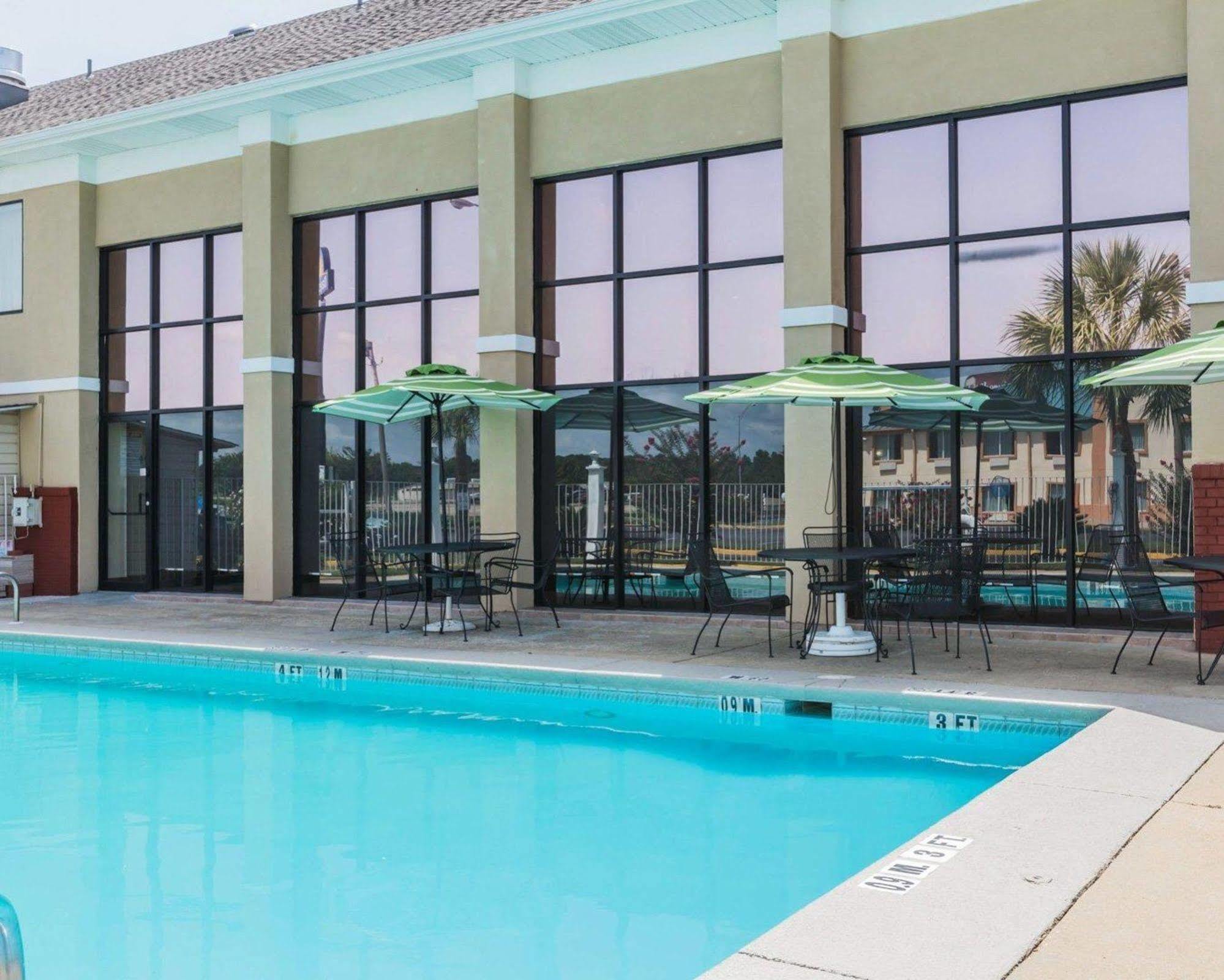 Quality Inn & Suites North Montgomery Eksteriør bilde