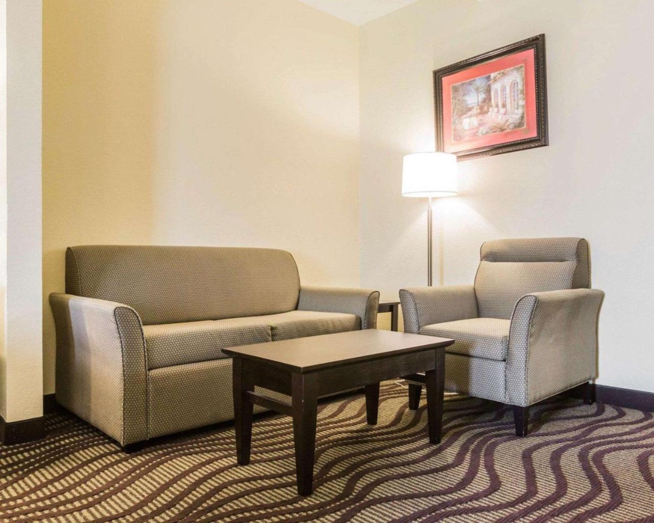 Quality Inn & Suites North Montgomery Eksteriør bilde